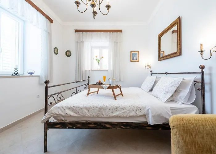 Old Garden Apartman *